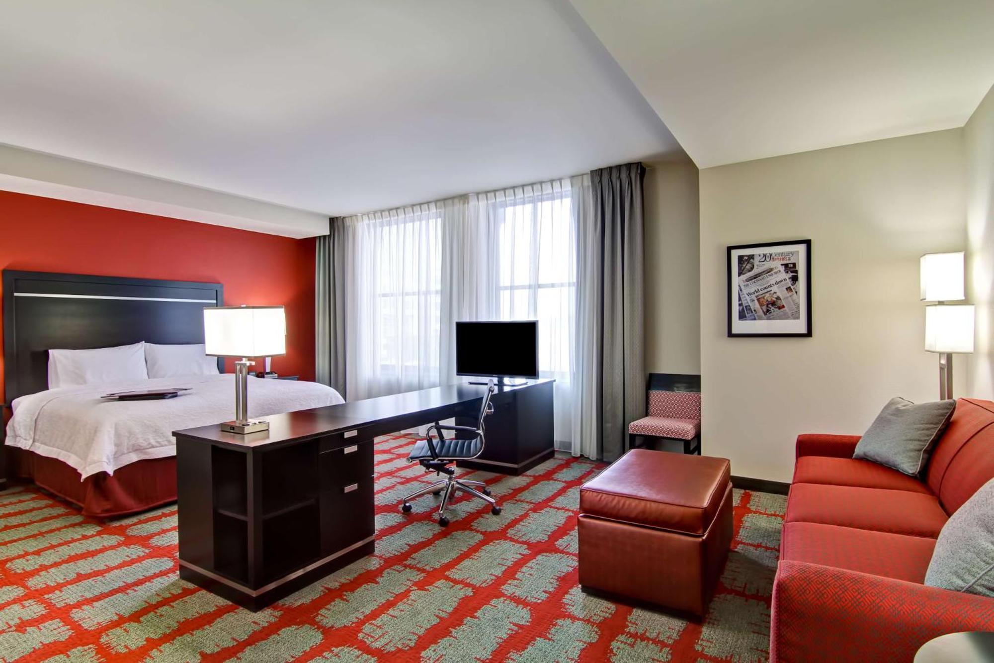 Hampton Inn And Suites Cincinnati - Downtown Exterior photo